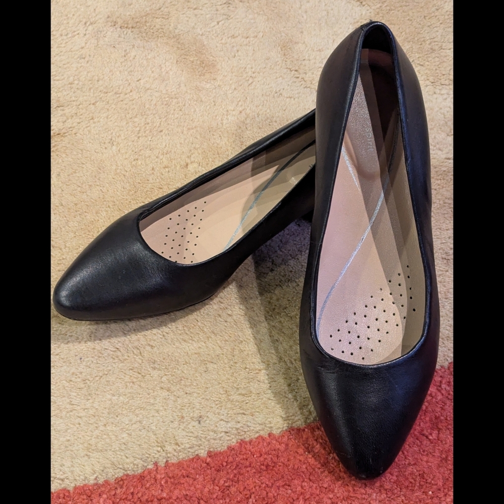 Easy Spirit Caldise Low-Heel Pumps